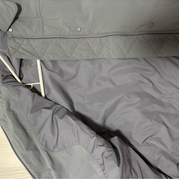 Lululemon Water Resistant Gray Women's Jacket - Picture 11 of 13